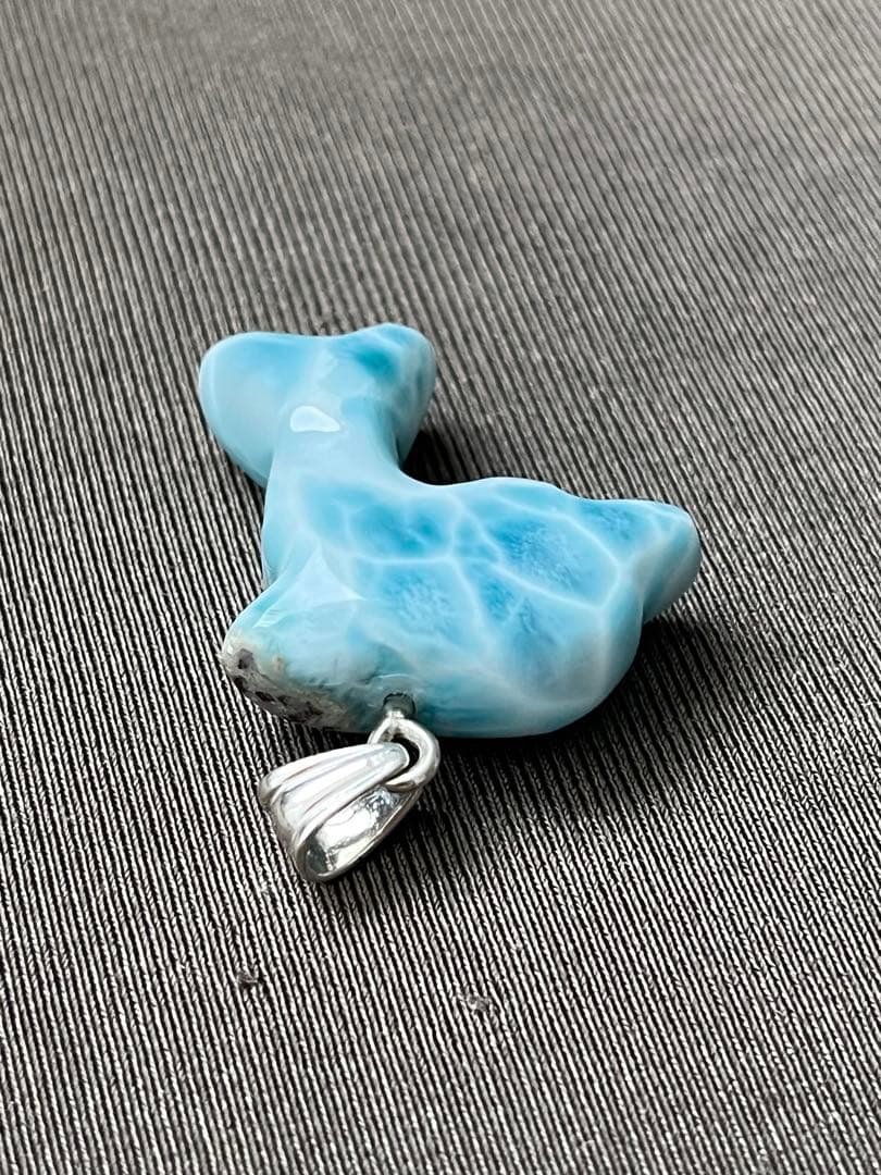 天然石☆高品質！ラリマーイルカ型☆濃いブルー＆ラリマーらしい模様＆形が美しい！
