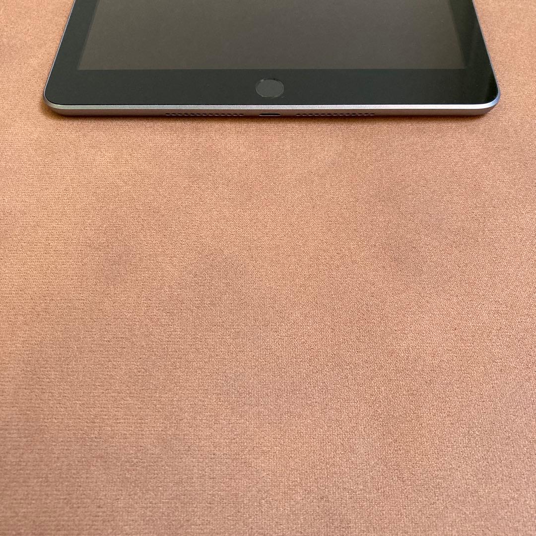 800 美品☆電池最良好☆iPad6 第6世代 32GB WIFIモデル☆