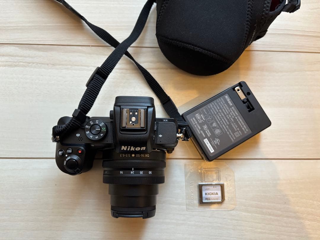 【美品】中古 Nikon Z50 ミラーレス一眼 ケース、ガイド本付き