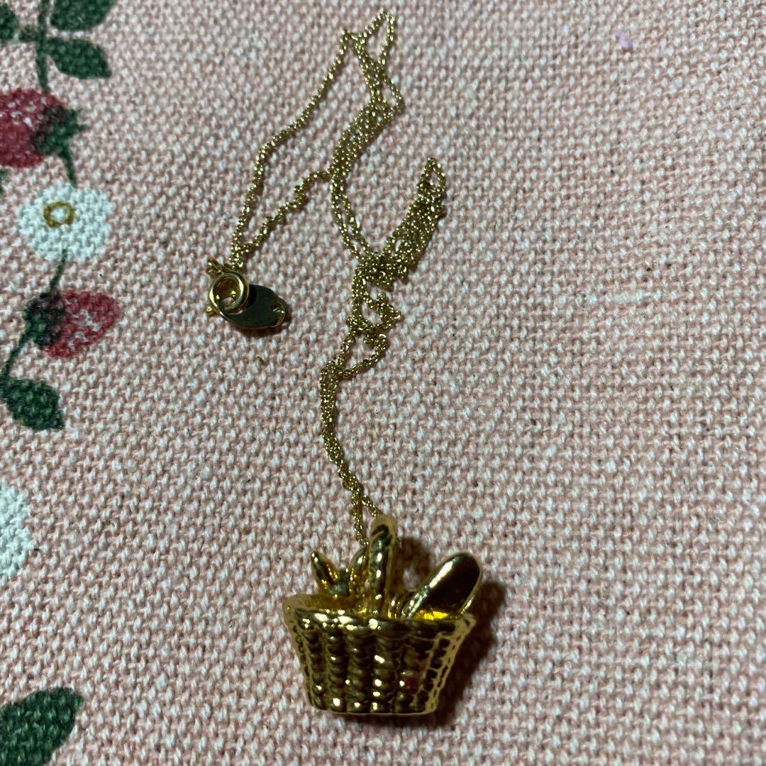 ジジ入りバスケットのネックレス