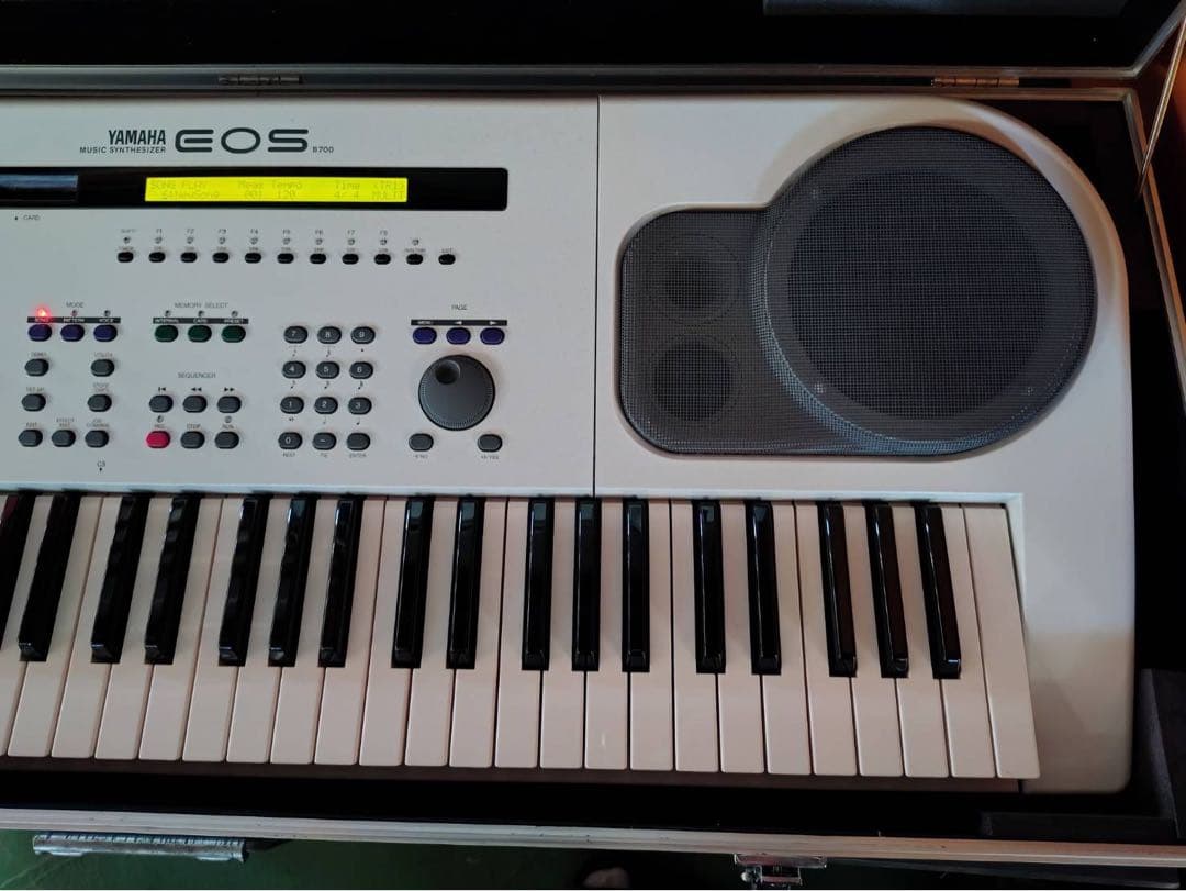YAMAHA EOS B700 シンセサイザー（中古品）