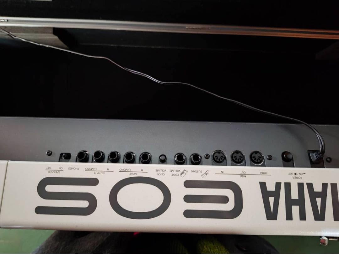 YAMAHA EOS B700 シンセサイザー（中古品）