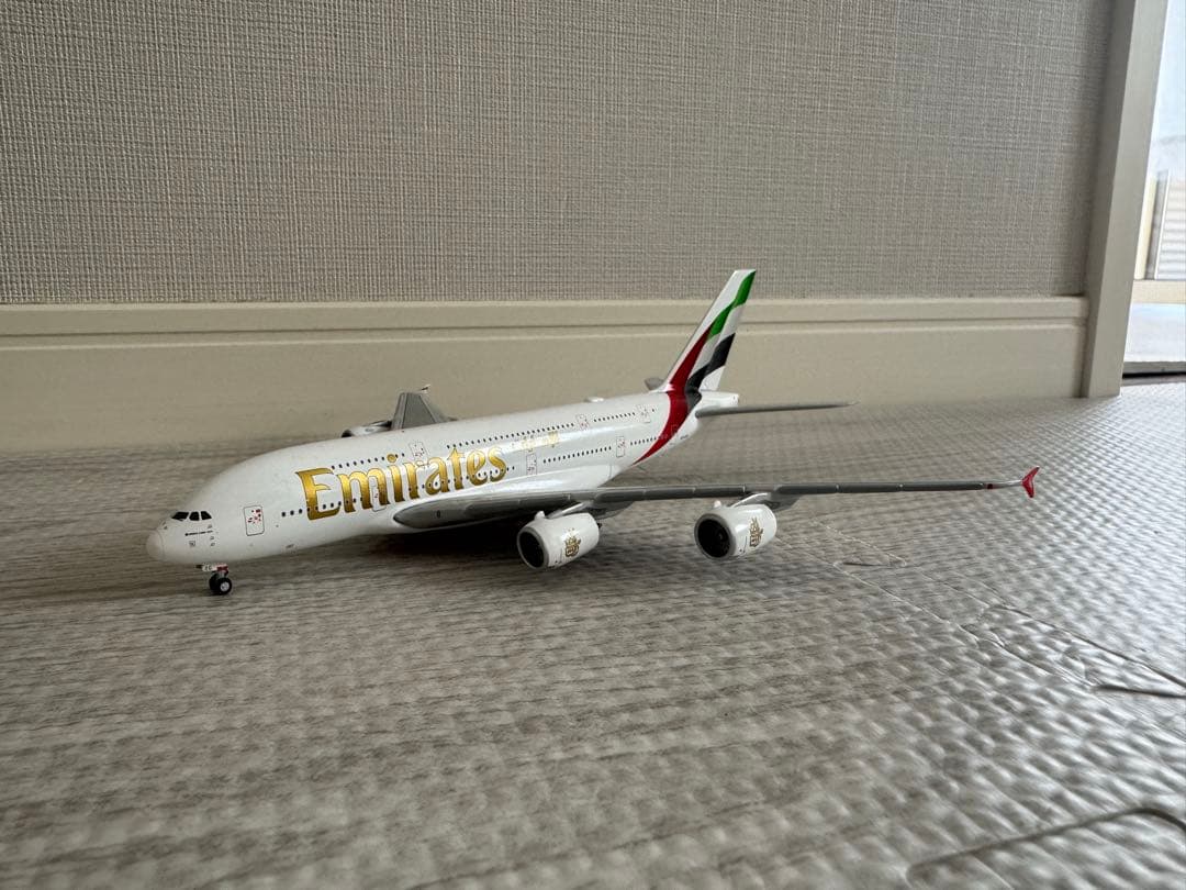 【金属製】エミレーツ航空A380 1:400スケール模型飛行機