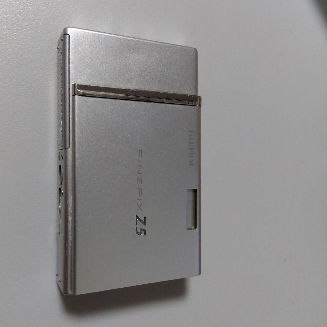 富士フイルム　FUJIFILM　 FINEPIX Z5