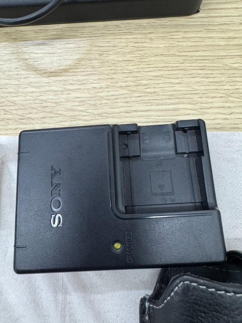 SONY cyber-shot DSC-T50 レッド サイバーショット　赤