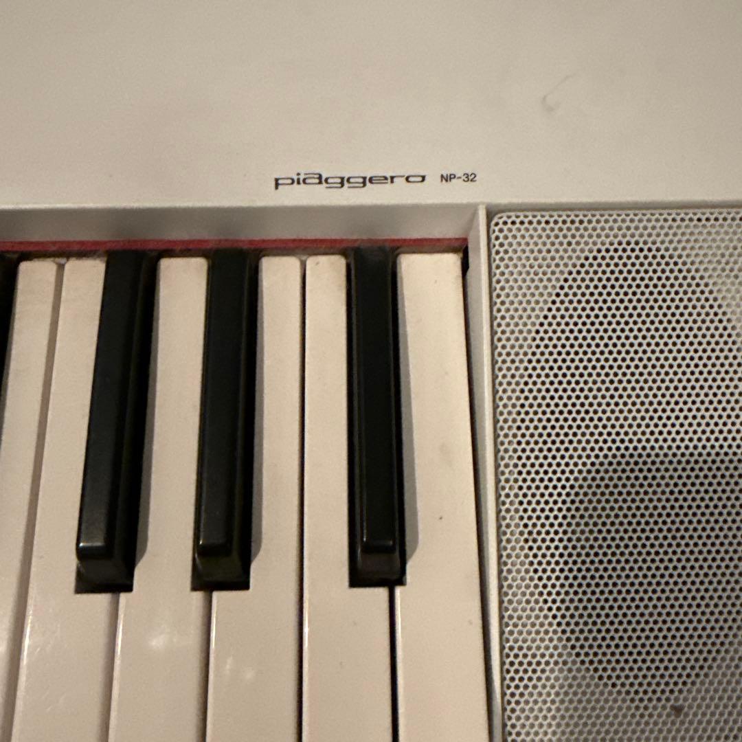Yamaha piaggero NP-32 ホワイト　スタンド　楽譜台付き