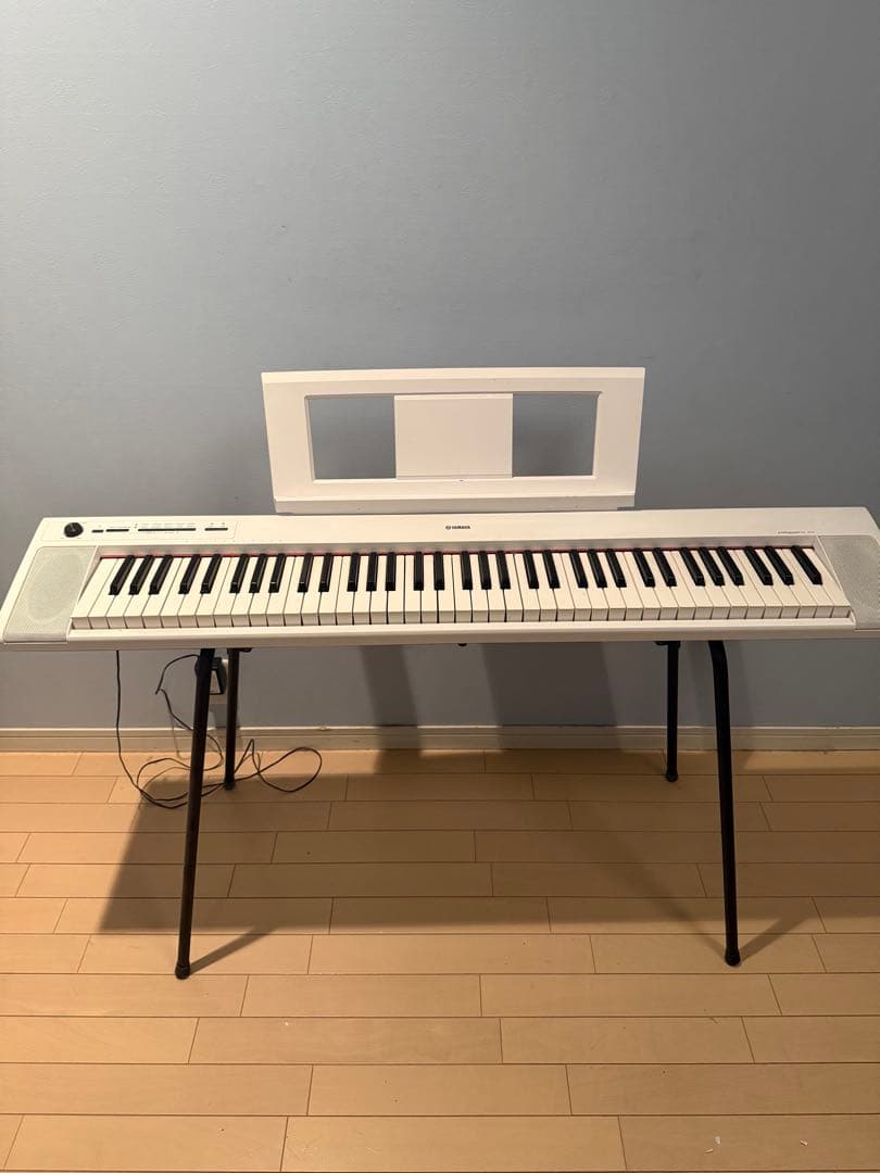 Yamaha piaggero NP-32 ホワイト　スタンド　楽譜台付き