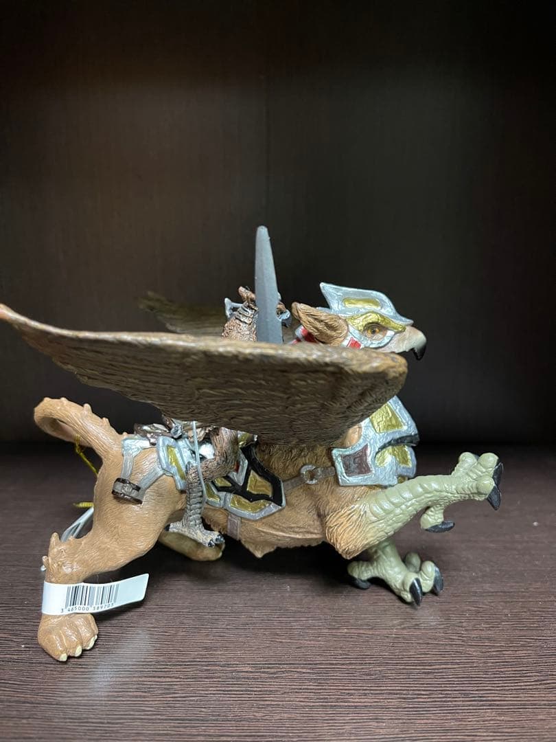 稀少品・グリフォン フィギュア 騎士付き