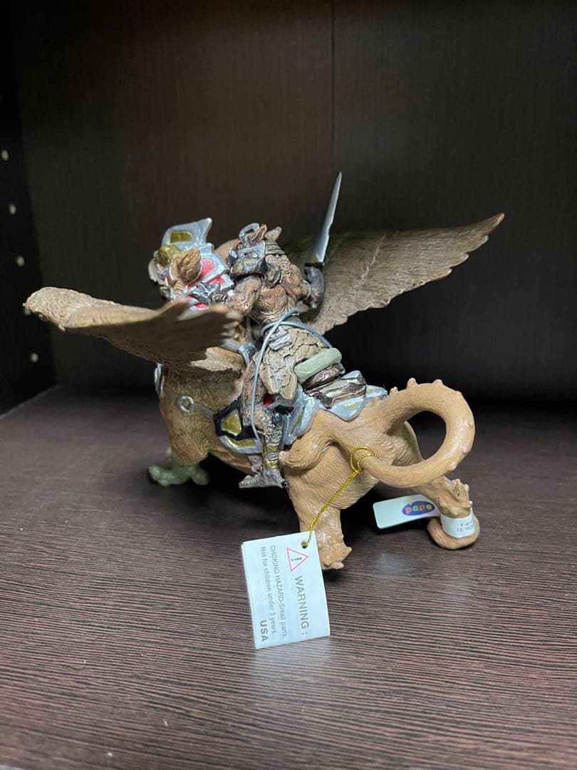 稀少品・グリフォン フィギュア 騎士付き