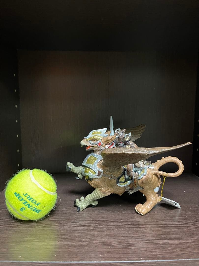 稀少品・グリフォン フィギュア 騎士付き