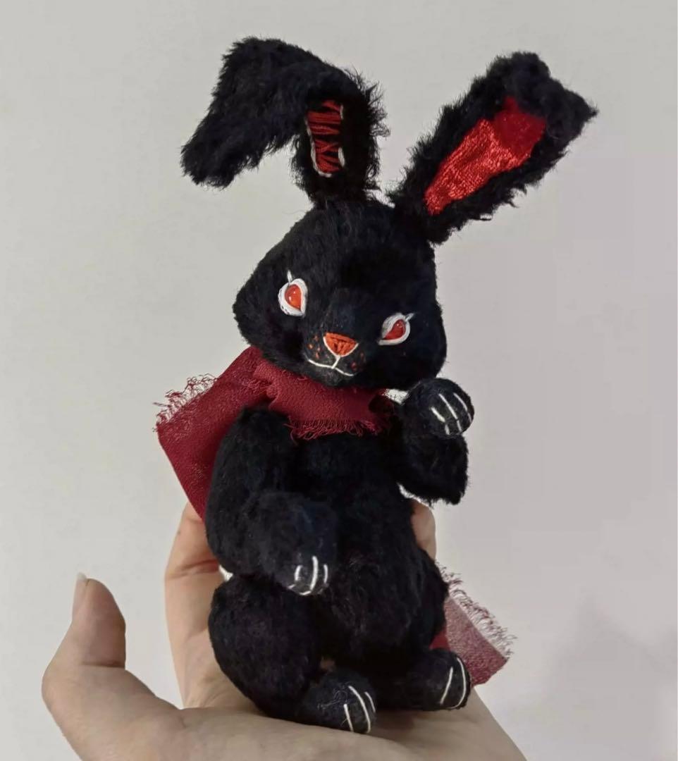 赤目黒兎 アーティストベア ぬいぐるみ ダーク ぬいぐるみ 海外作家様 置物