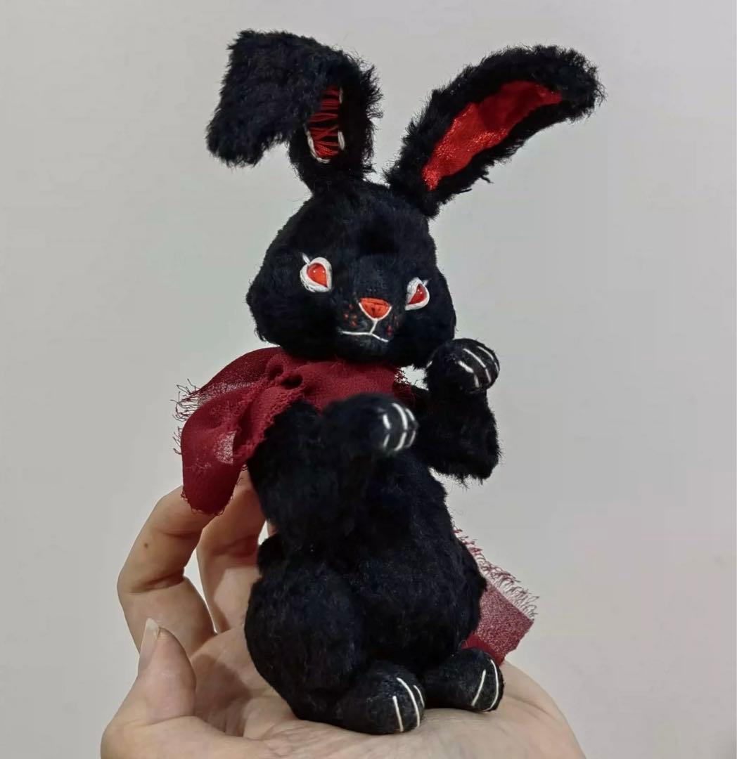 赤目黒兎 アーティストベア ぬいぐるみ ダーク ぬいぐるみ 海外作家様 置物
