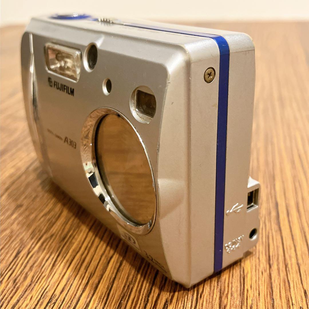 FUJI FILM FinePIX A303 デジタルカメラ　動作品　乾電池式
