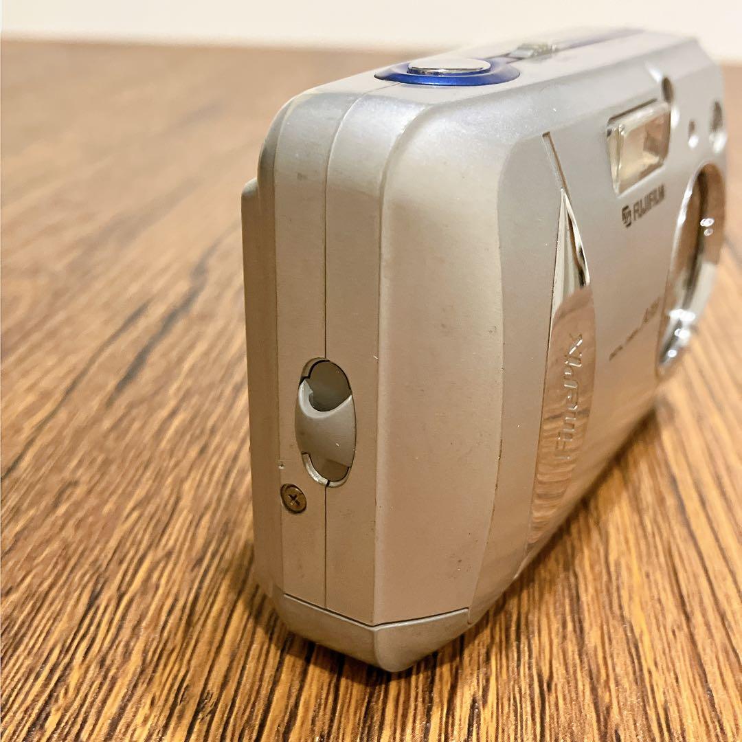FUJI FILM FinePIX A303 デジタルカメラ　動作品　乾電池式