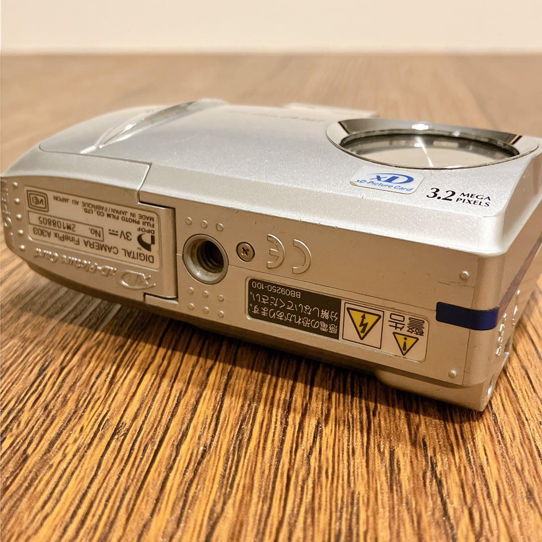 FUJI FILM FinePIX A303 デジタルカメラ　動作品　乾電池式