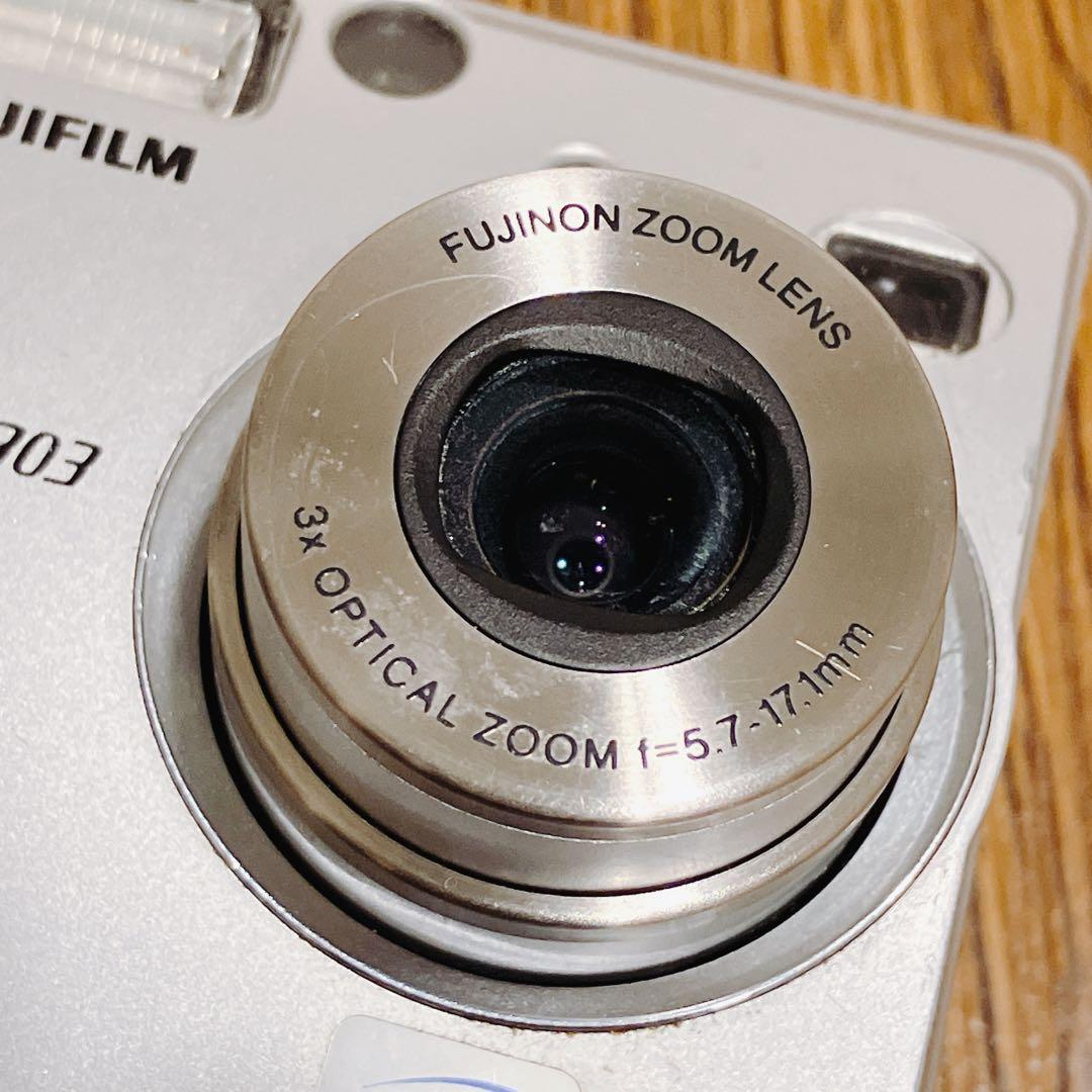 FUJI FILM FinePIX A303 デジタルカメラ　動作品　乾電池式