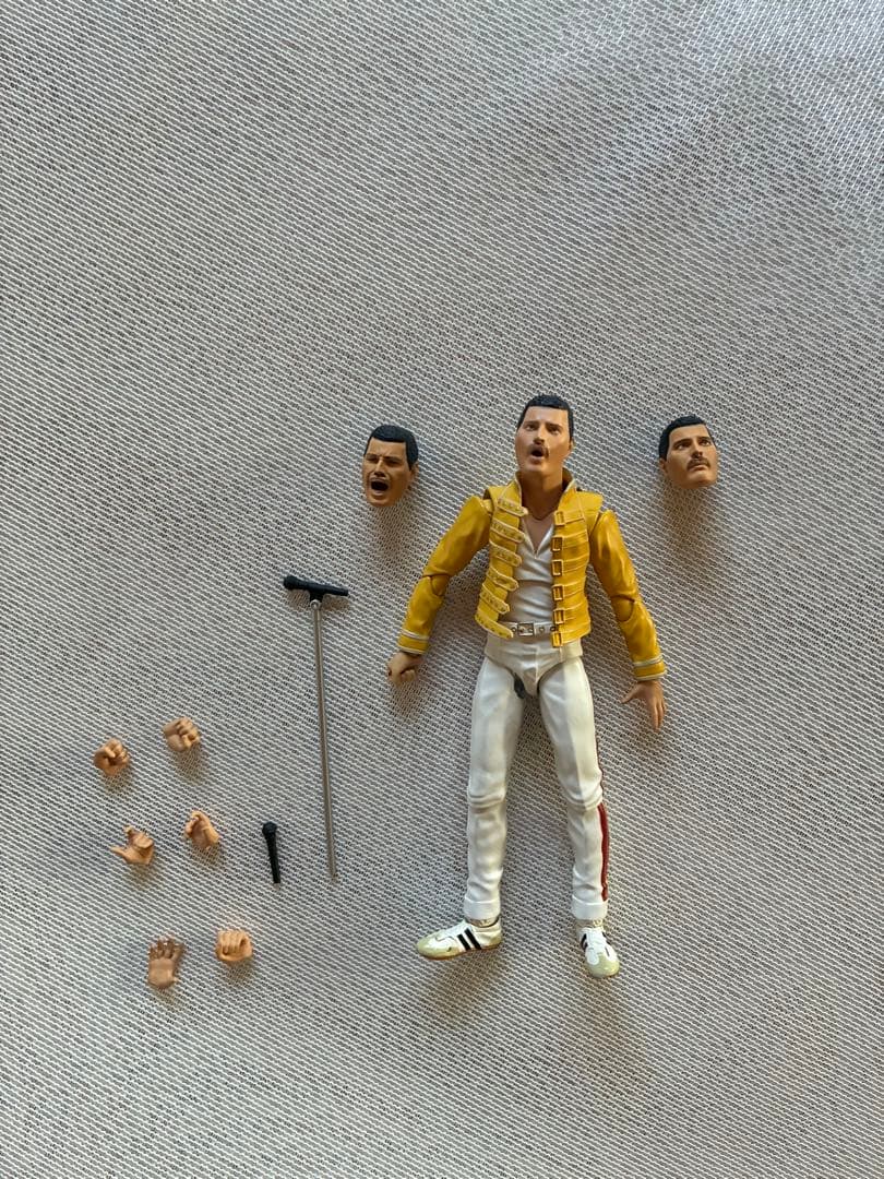 SHFiguartsのFreddie Mercuryフィギュア