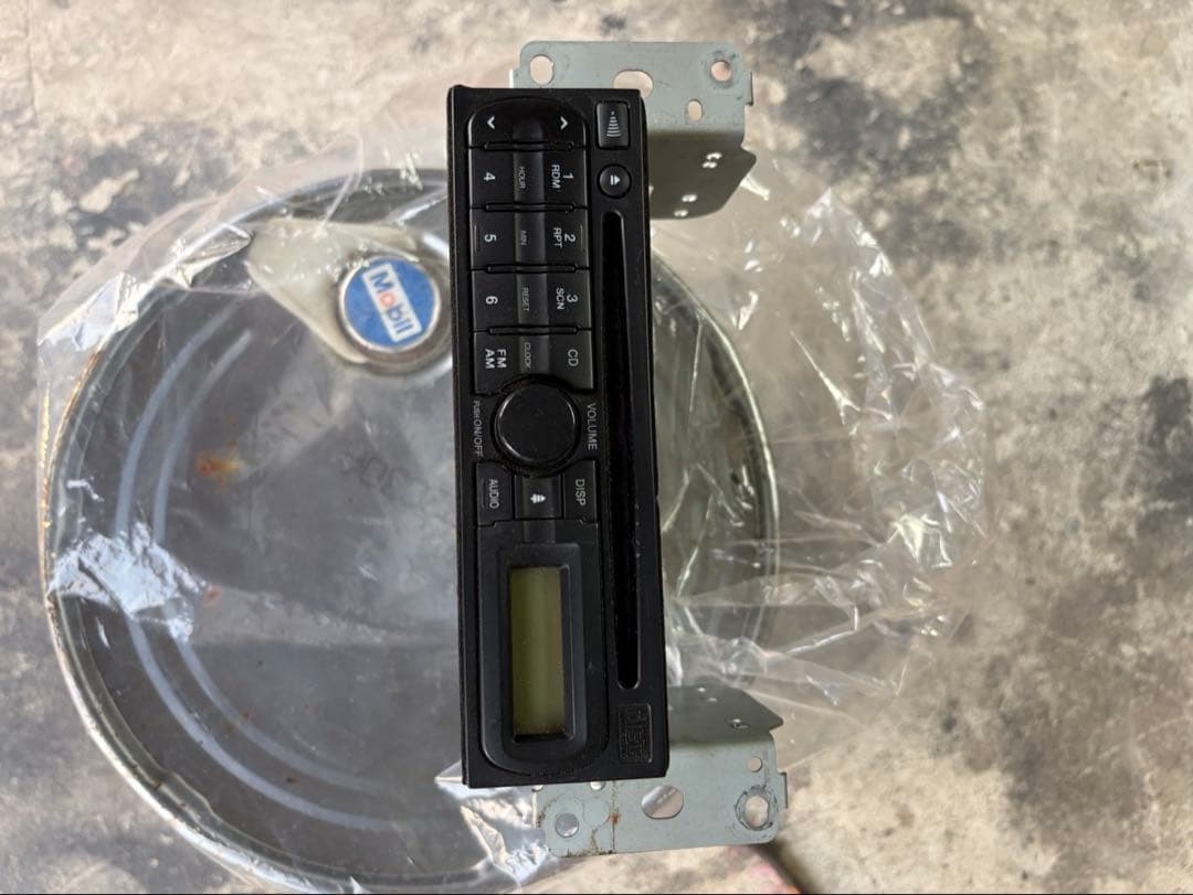 ギガ 24v 純正 AM/FM CD 日野 いすゞ 三菱ふそうUD