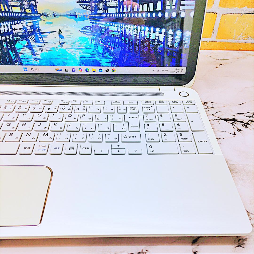 便利なタッチパネルノートパソコン❤️爆速SSD❤️メモリ8G✨ハイスぺPC