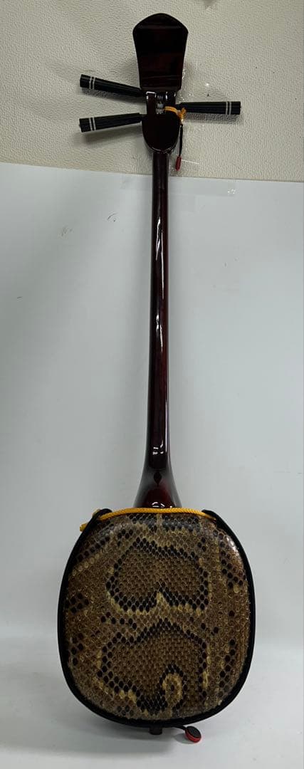 ② 沖縄三線 本蛇革 ケース付き 初心者 入門 蛇皮 本革