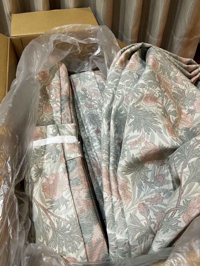 新品！アネモネ ウィリアムモリス　ドレープカーテン　両開　2.5倍ヒダ