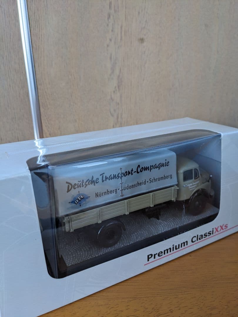 ミニカー EBBRO MERCEDES-BENZ L911 BOX TRUCK