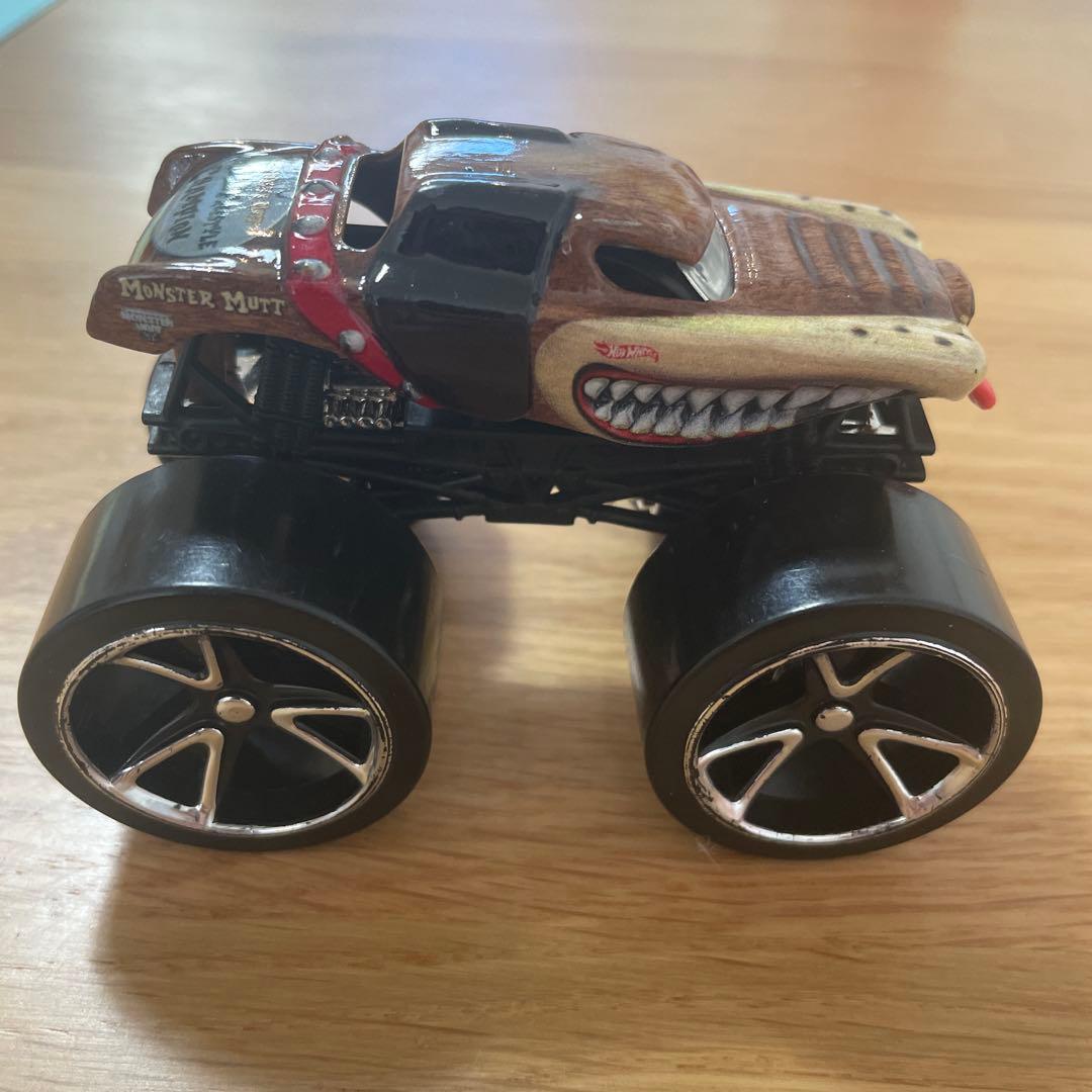 2010champion ホットウィール　モンスタートラック