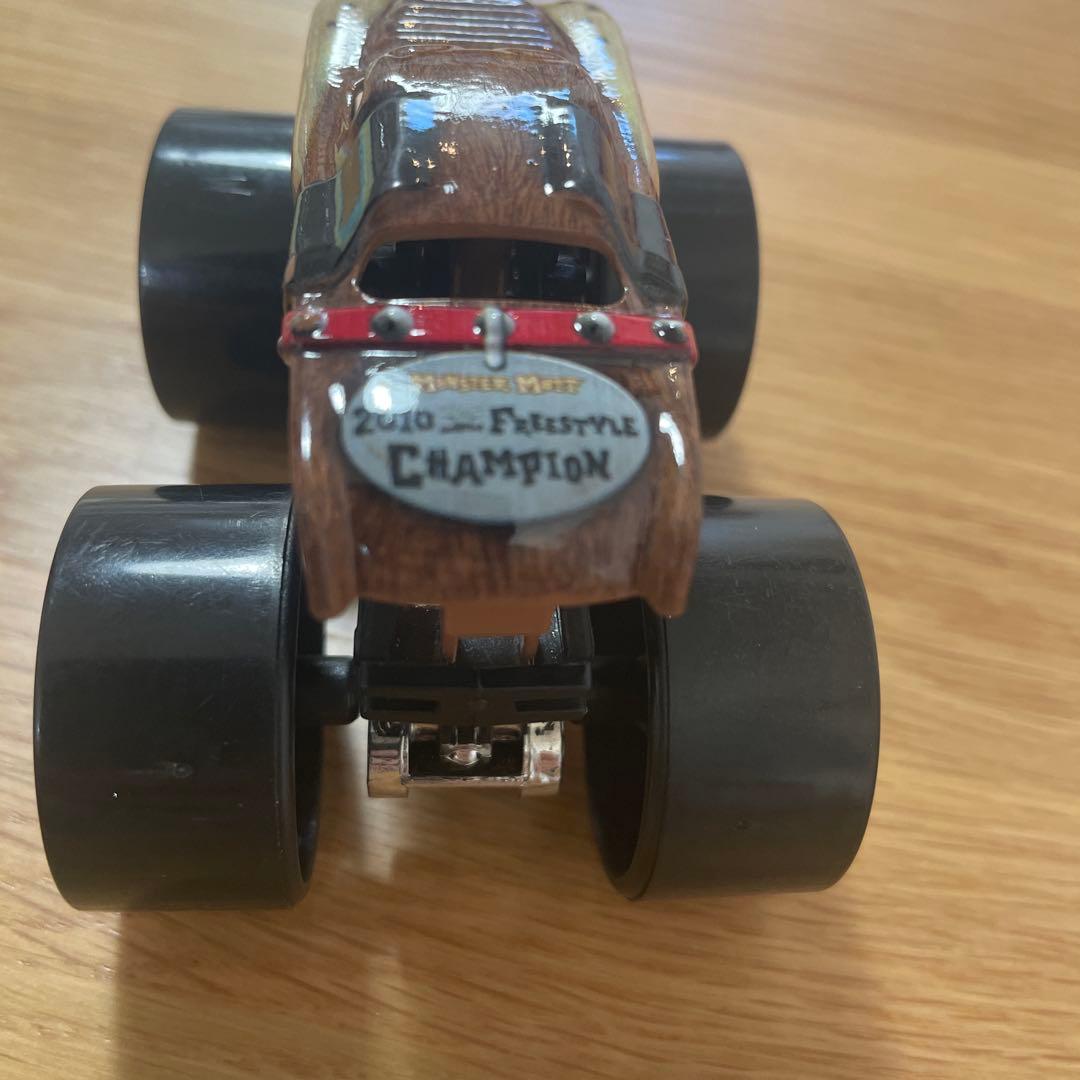 2010champion ホットウィール　モンスタートラック