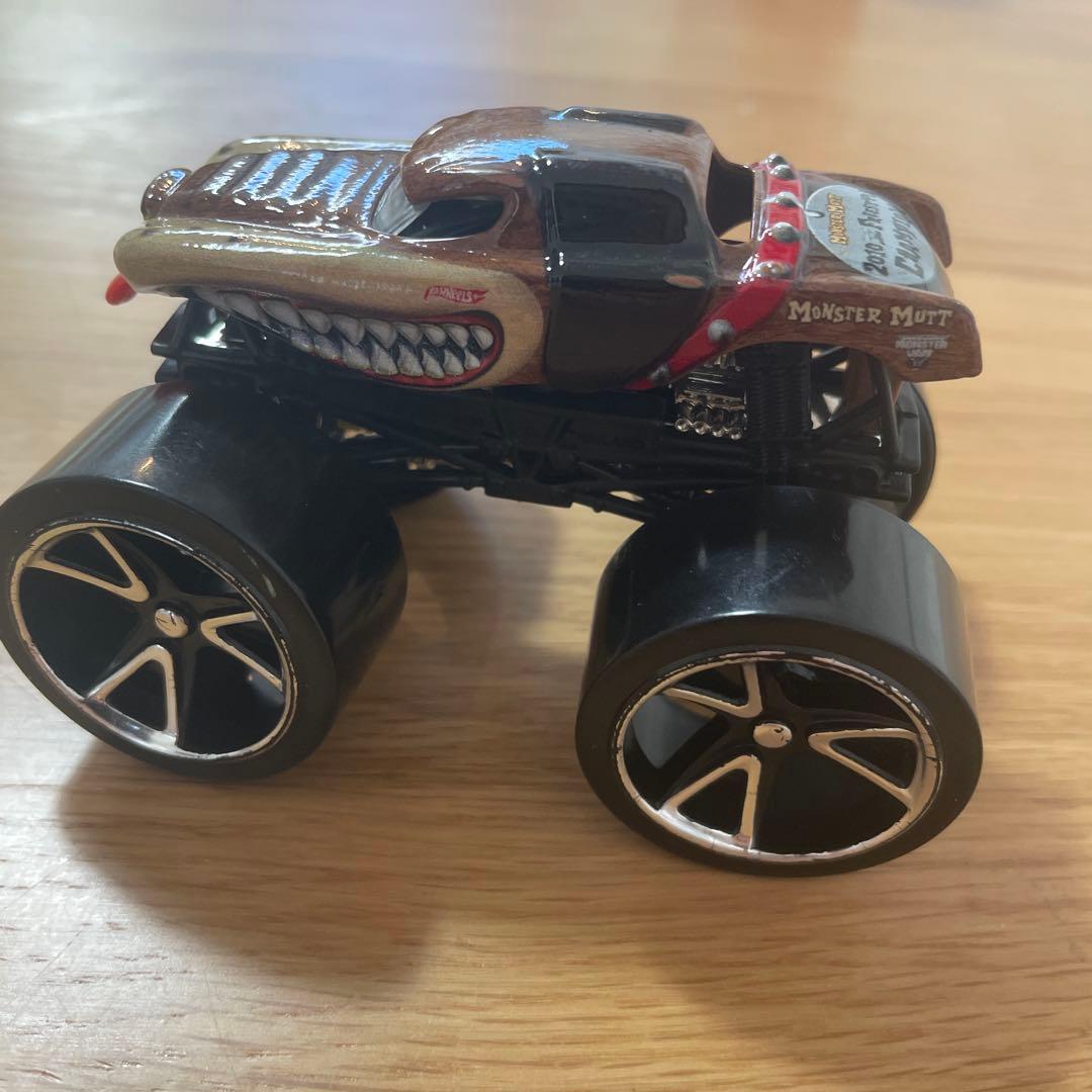 2010champion ホットウィール　モンスタートラック