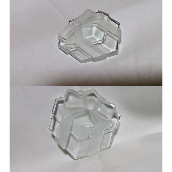 正規新古 ティファニー プレゼントBOX×リボン クリスタルペーパーウェイト