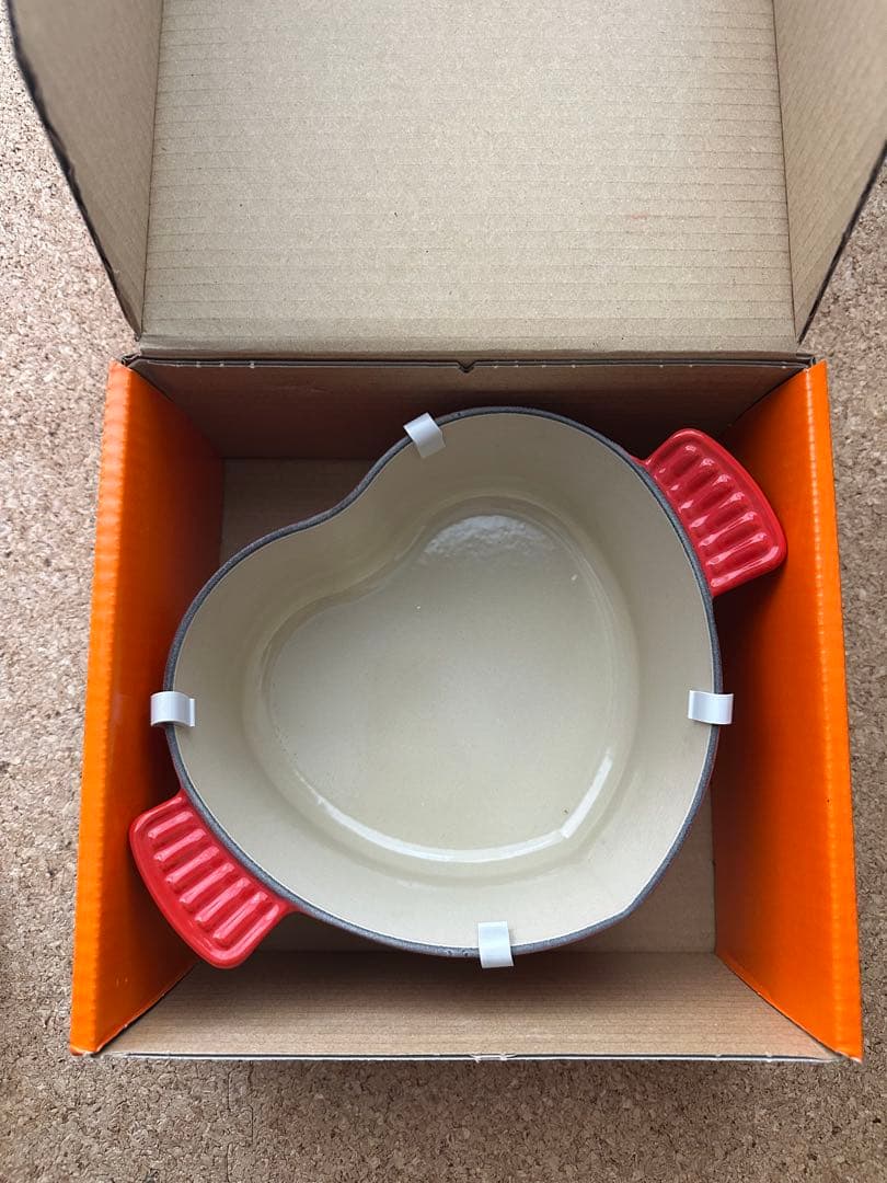 【未使用品】LE CREUSET ハート型鍋 赤