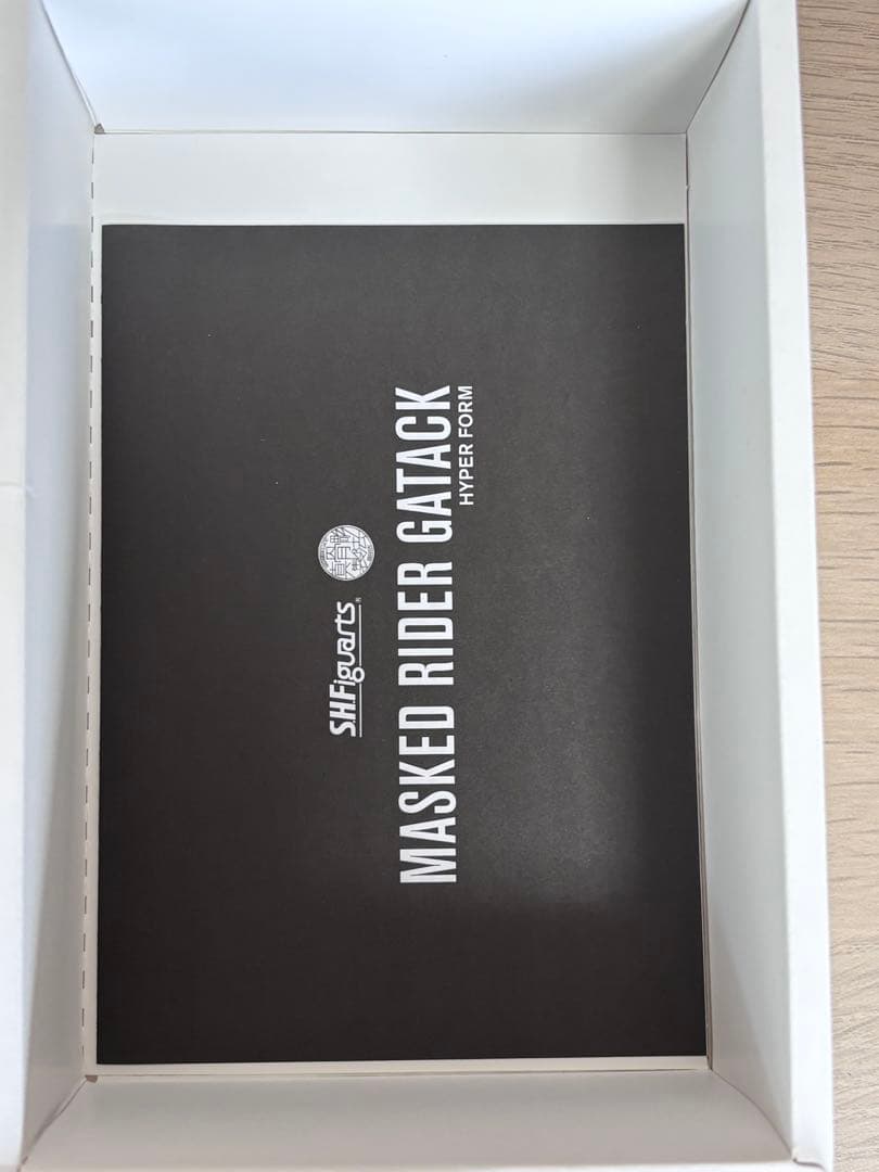 真骨彫　仮面ライダー　ガタック　ハイパーフォームs.h.figuarts