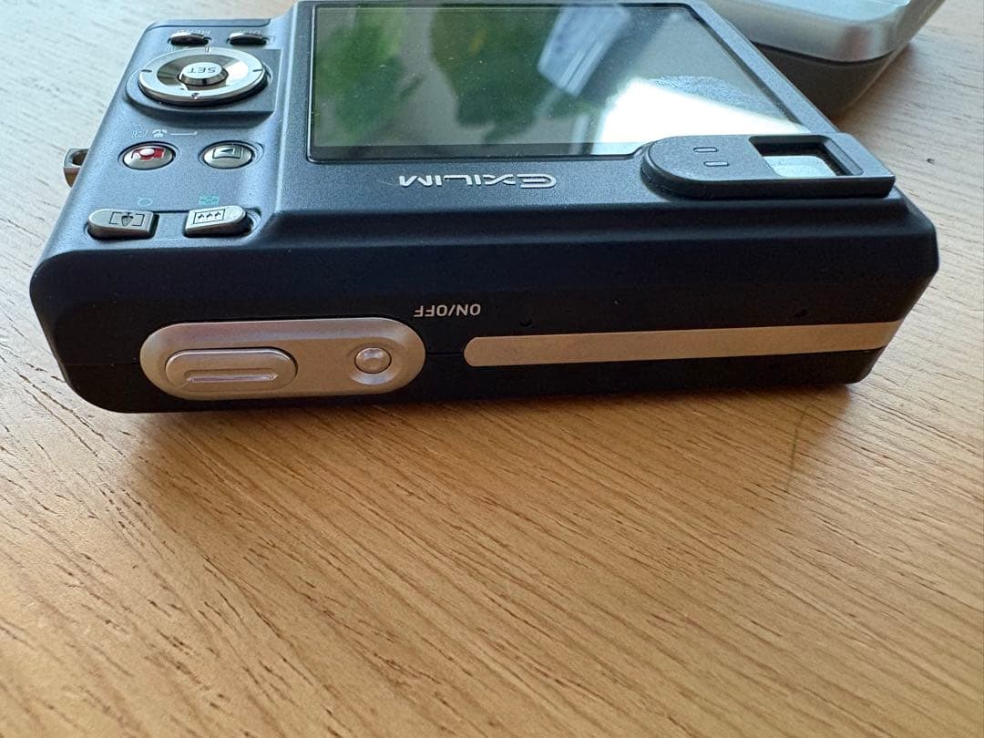 カシオ　コンパクトデジタルカメラEXILIM EX-Z55