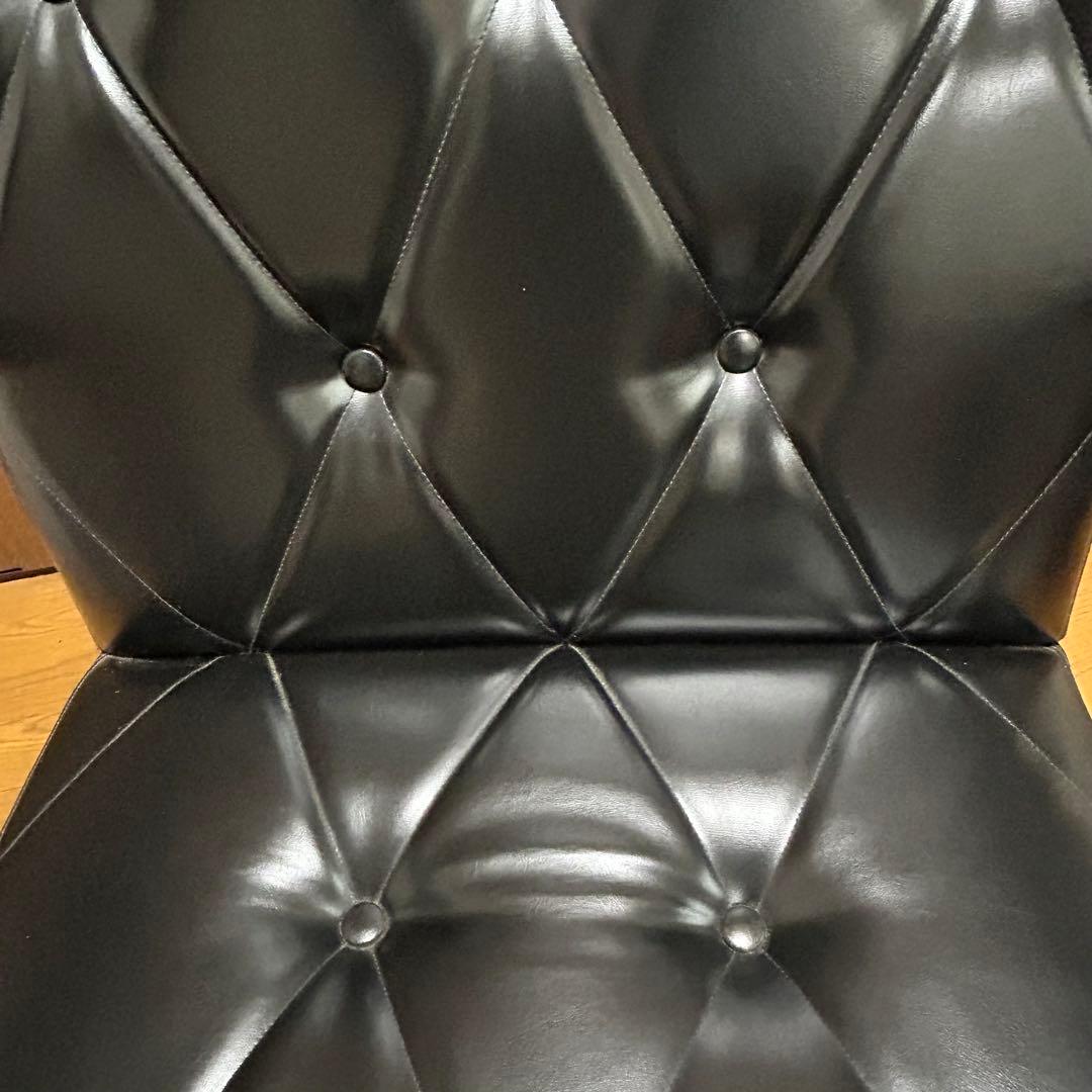 ①レトロデザイン　回転椅子　1人がけ　モダン アームチェア 合成皮革　黒　木製