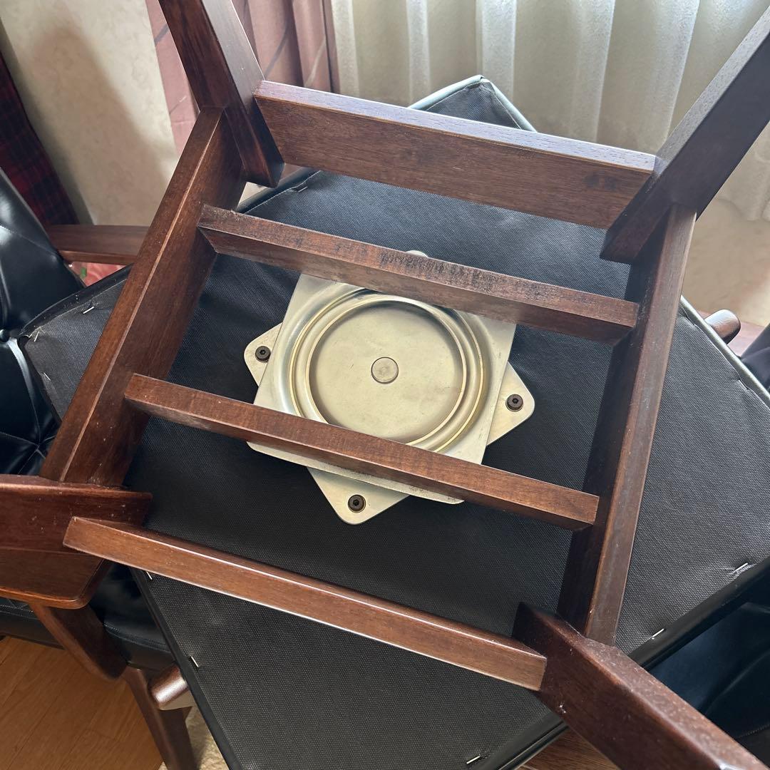 ①レトロデザイン　回転椅子　1人がけ　モダン アームチェア 合成皮革　黒　木製