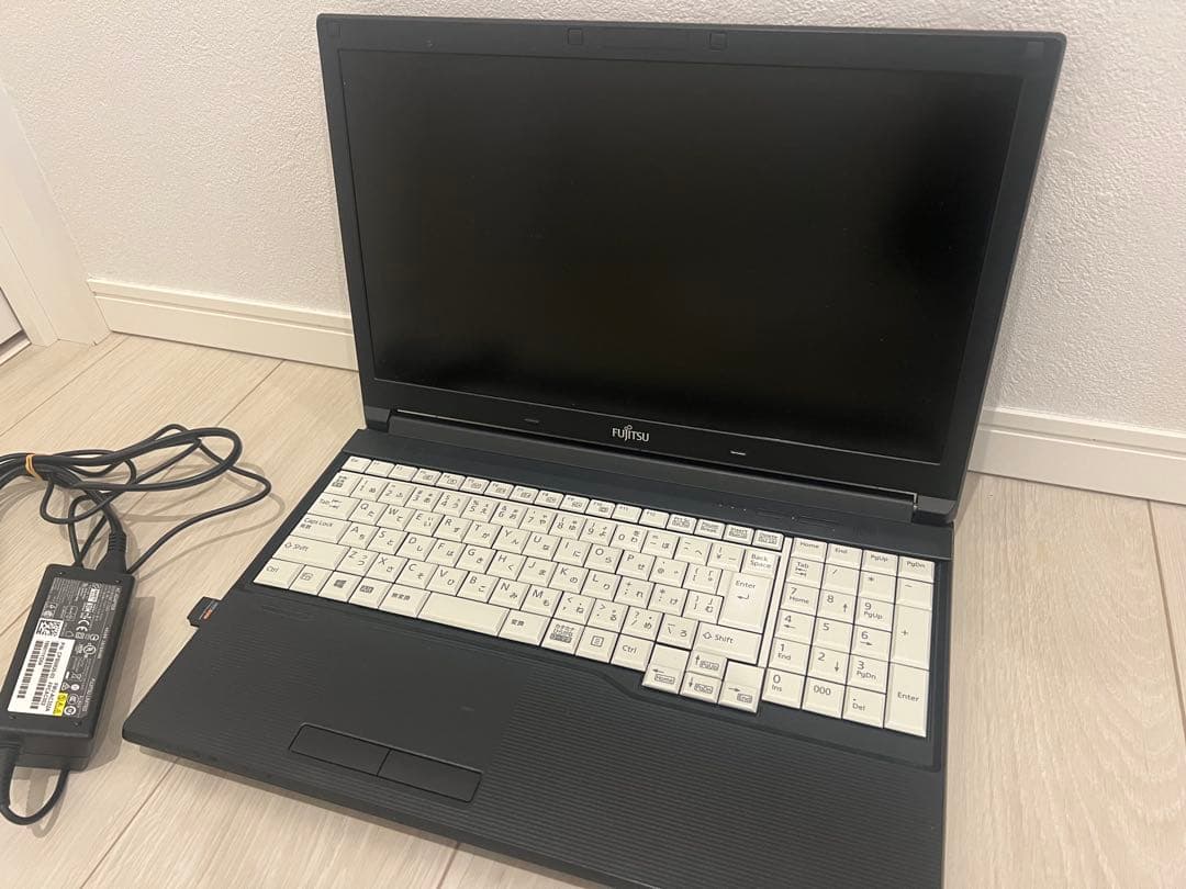 富士通 ノートPC 15.6型 Corei3 第7世代 8GB 256G
