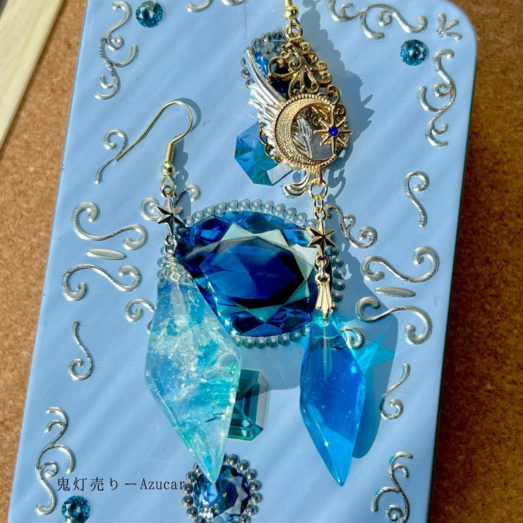 月と羽根の魔法紋章ピアス 琉球ガラス×鉱物レジン 両耳イヤリング