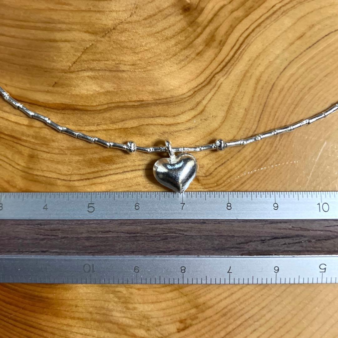 カレンシルバー　シンプルなハートトップ・ネックレス