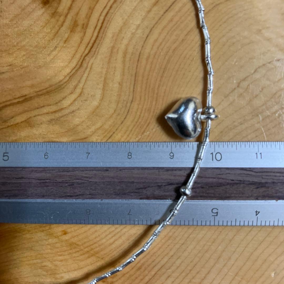 カレンシルバー　シンプルなハートトップ・ネックレス