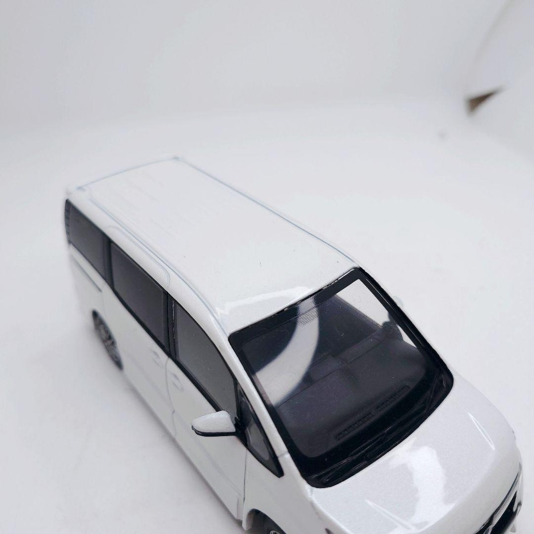 TOYOTA VOXY トヨタ ヴォクシー 80 前期 ミニカー カラーサンプル