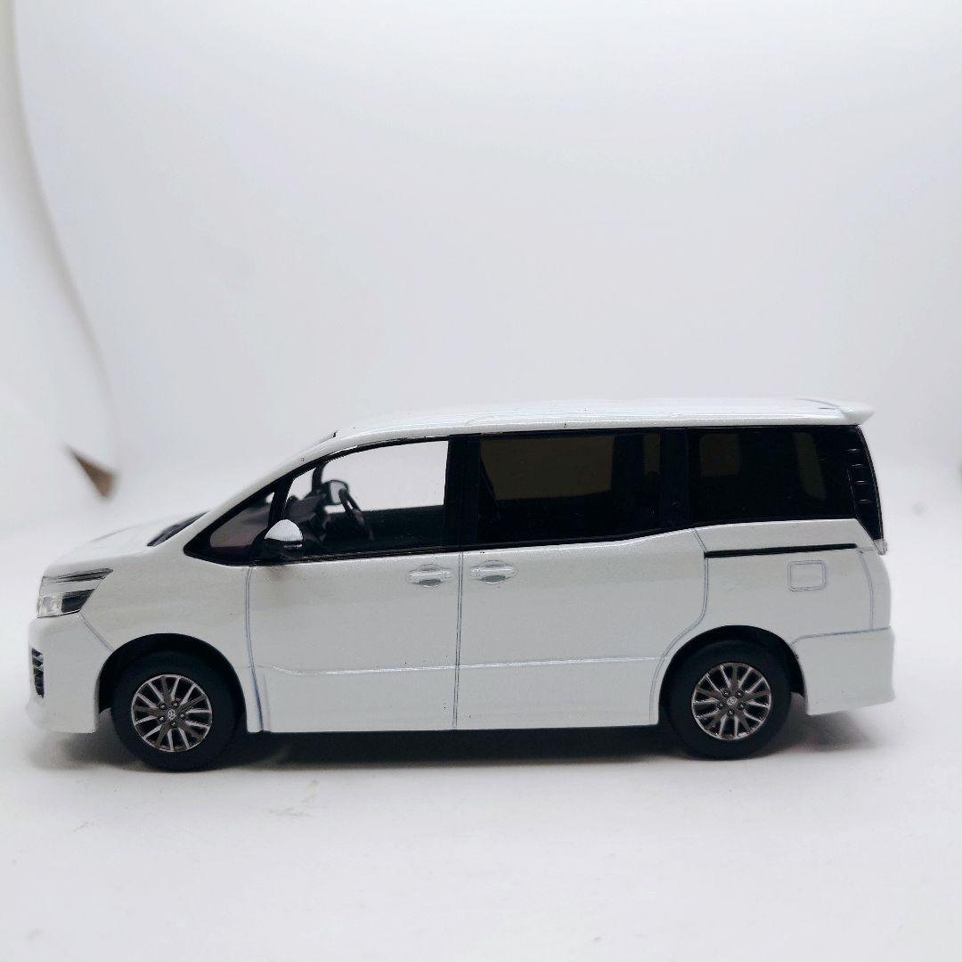 TOYOTA VOXY トヨタ ヴォクシー 80 前期 ミニカー カラーサンプル