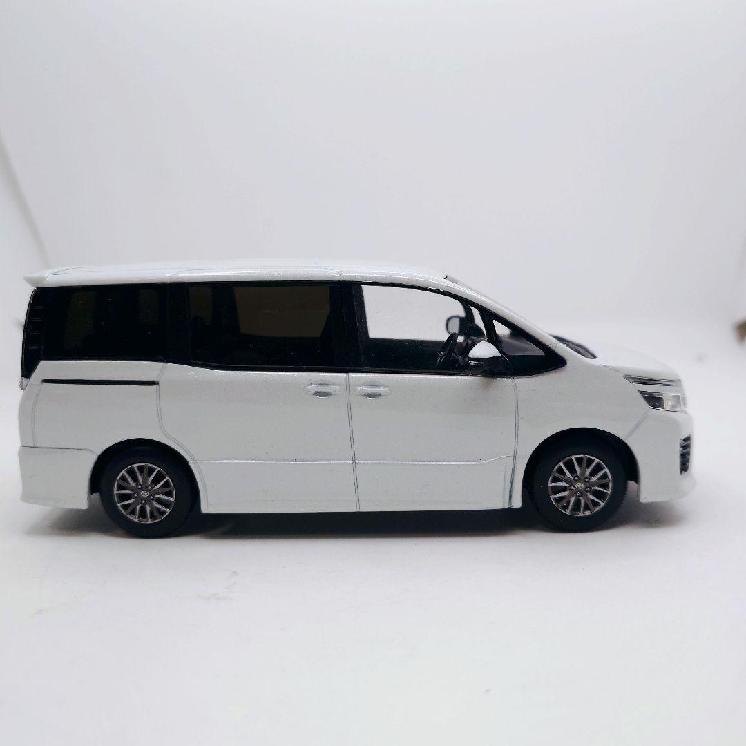 TOYOTA VOXY トヨタ ヴォクシー 80 前期 ミニカー カラーサンプル