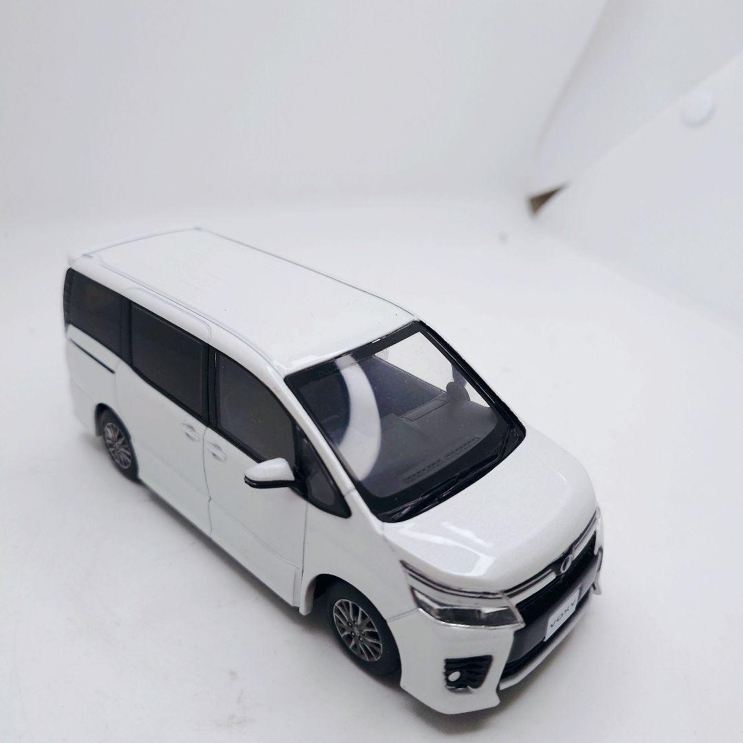 TOYOTA VOXY トヨタ ヴォクシー 80 前期 ミニカー カラーサンプル