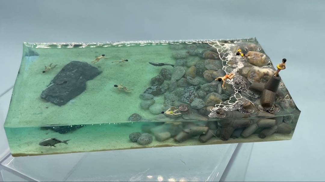 清流で泳ぐ子供たち　ジオラマ