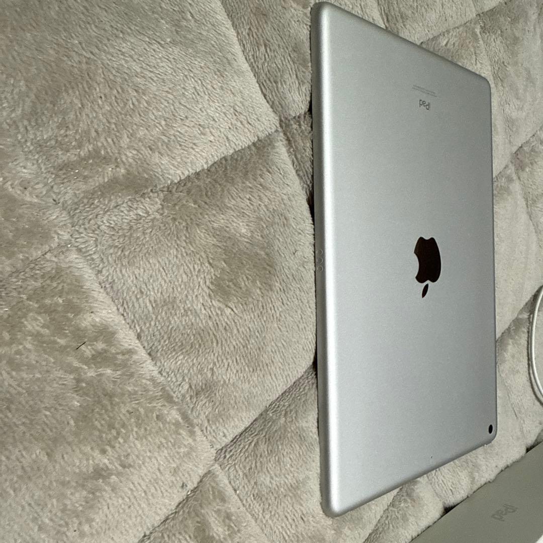 Apple iPad 代9世代　64GB Wi-Fi シルバー