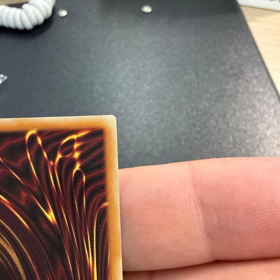 王のしもべ－ブラック・マジシャン　オーバーフレーム　プリズマ