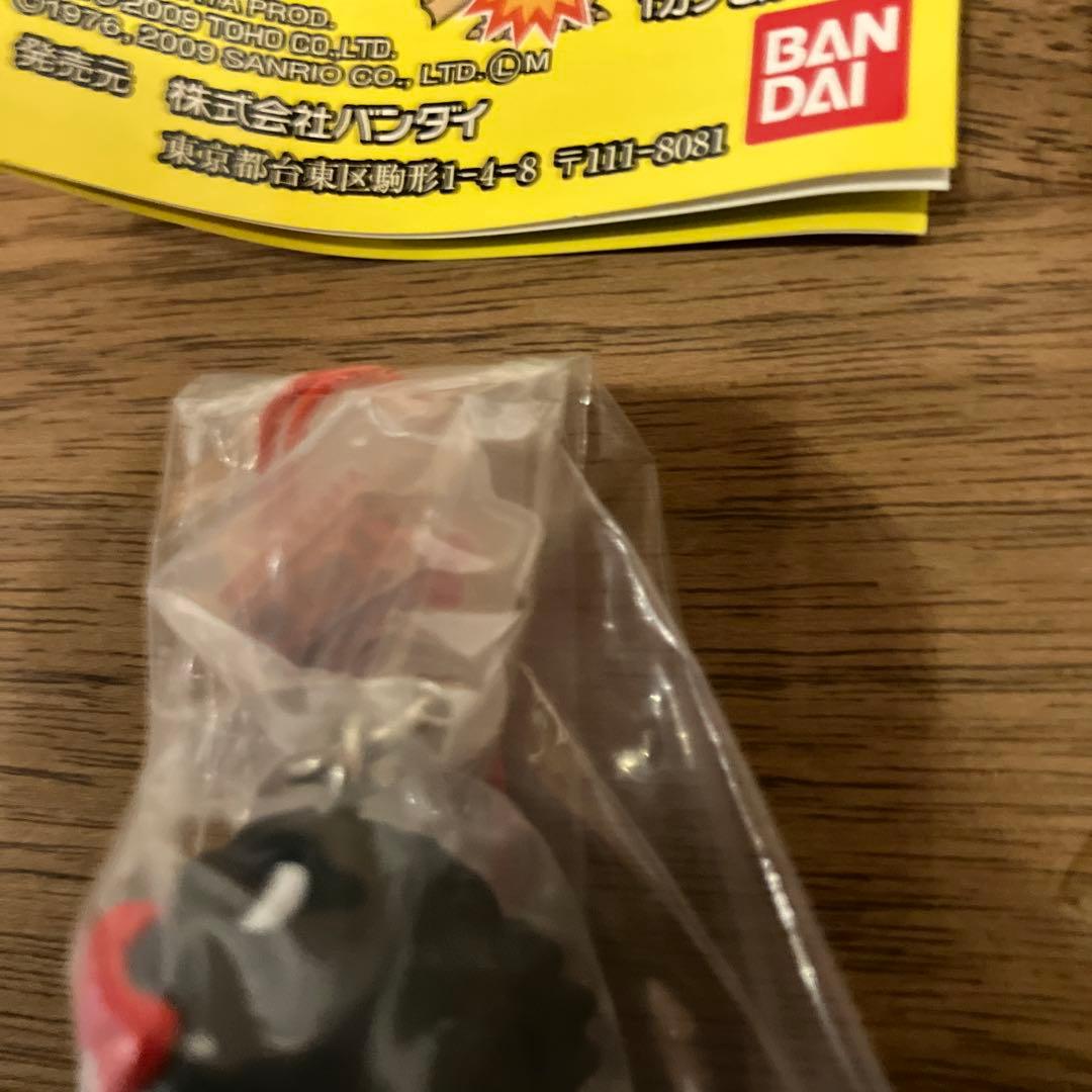 キティちゃんなりきりシリーズ　　ゴジラ&キングギドラ　ストラップ　新品未使用