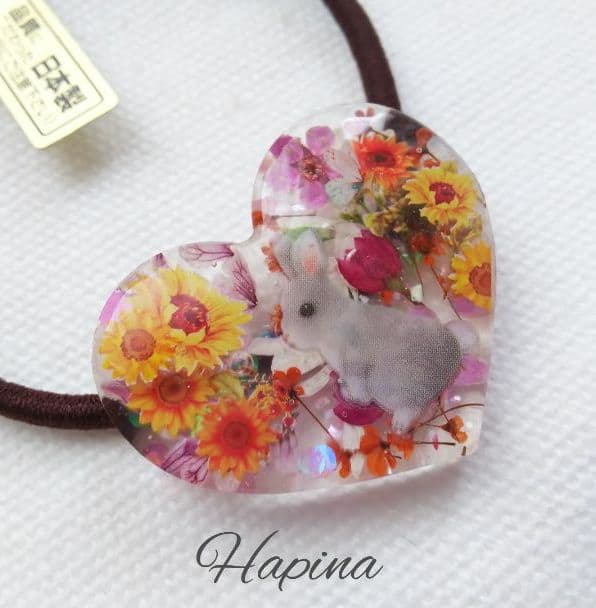 ひまわり畑のうさぎちゃんハートレジンヘアゴム