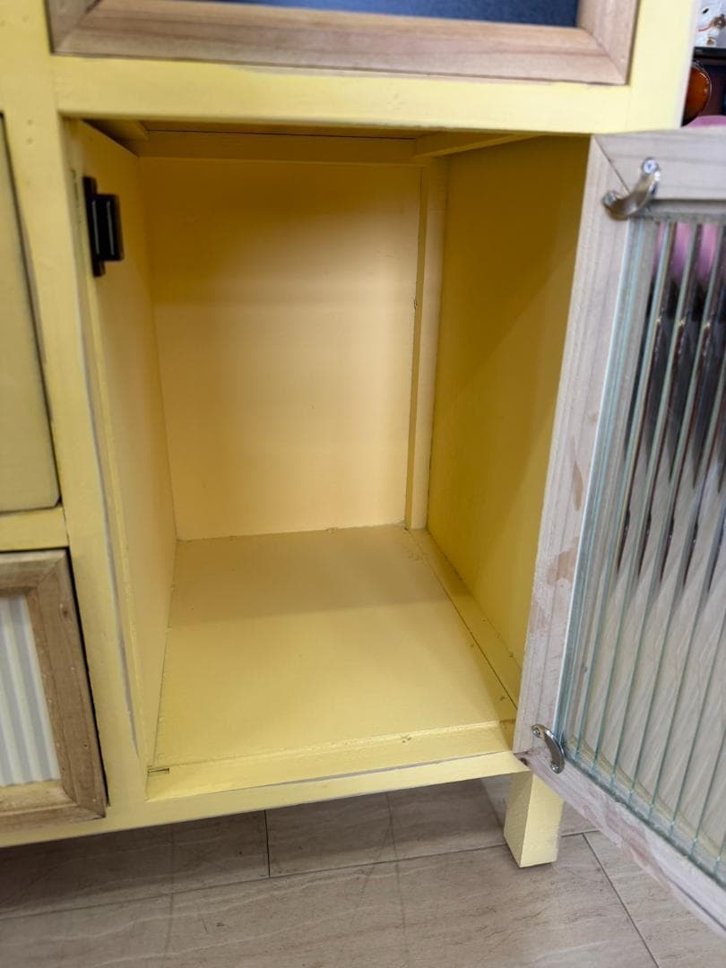 カントリー　キャビネット　リビングボード　レトロ　棚　イエロー　引出　ラック　黄