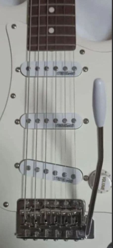 【 Head】ストラト　タイプギター ST-1R SWH ホワイト